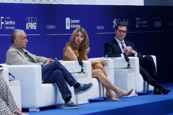 Yolanda Díaz y Antonio Garamendi en un acto