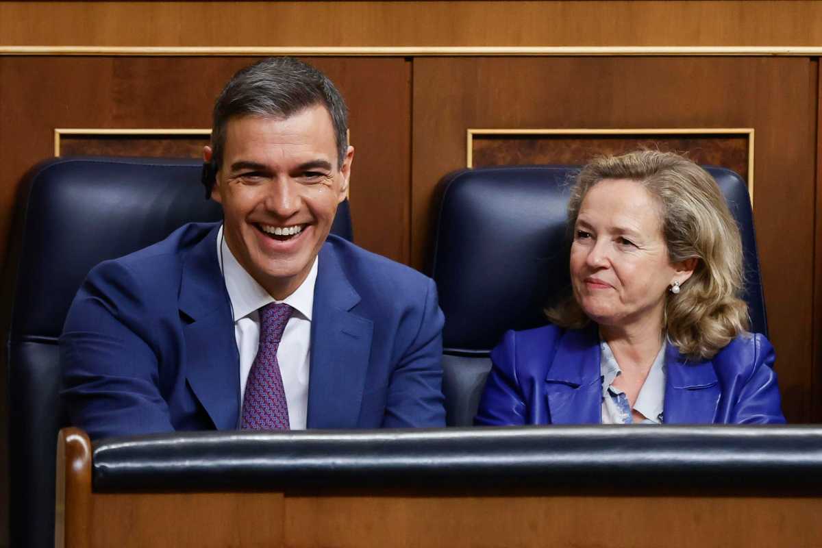 Pedro Sánchez y Nadia Calviño en el Congreso de los Diputados
