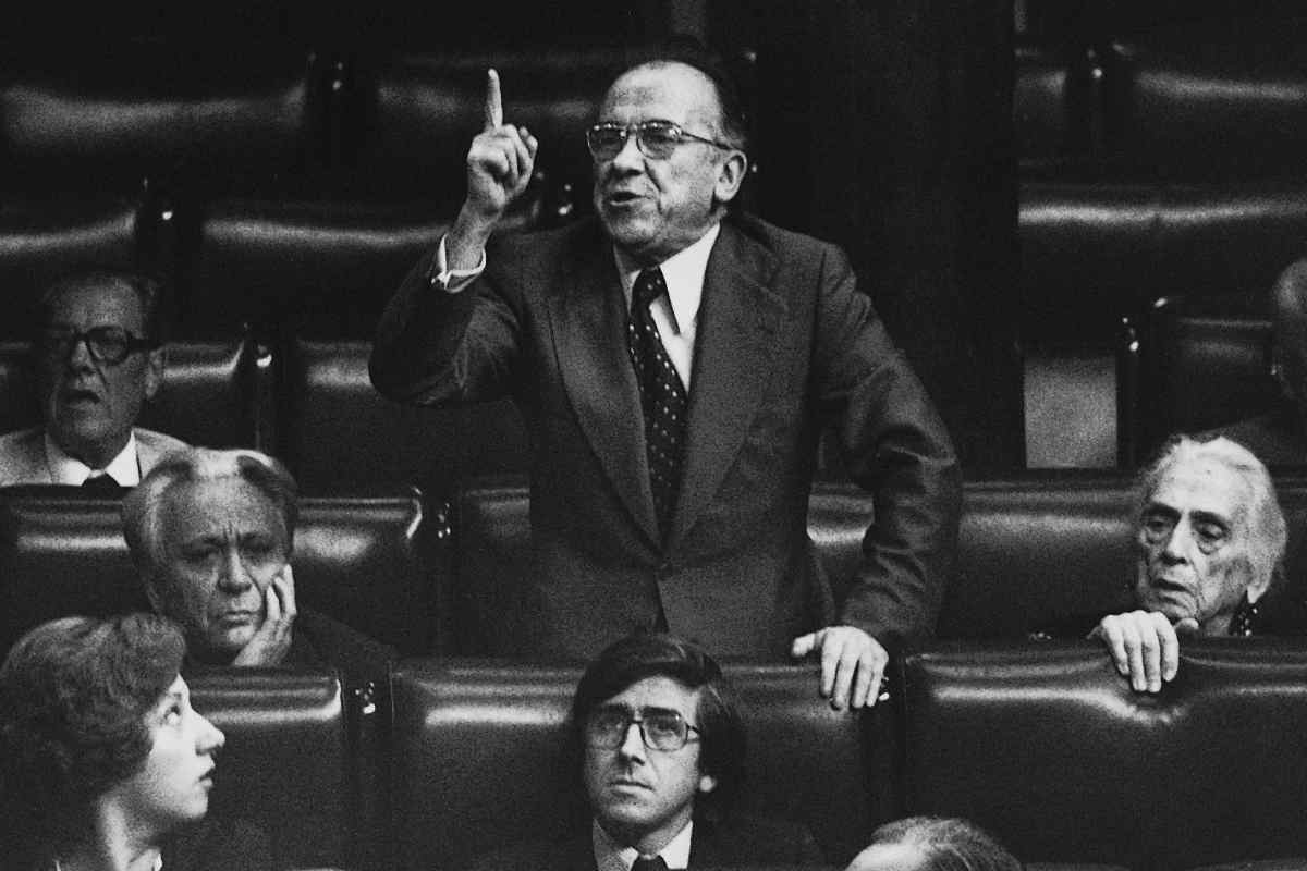 Santiago Carrillo en una de sus intervenciones en el Congreso de los Diputados.