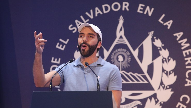 Bukele, en una rueda de prensa tras su elección como presidente.